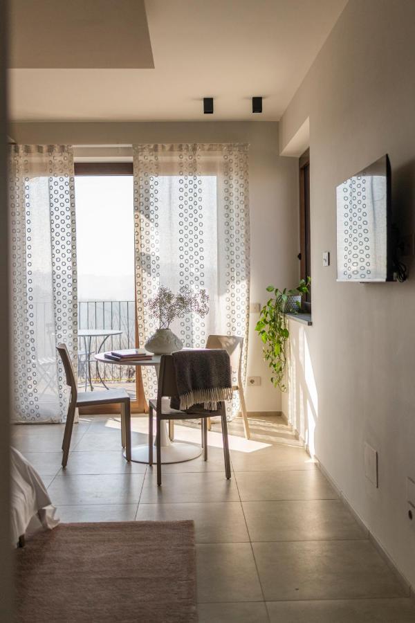 Il Cortile Suites Diano dʼAlba Buitenkant foto